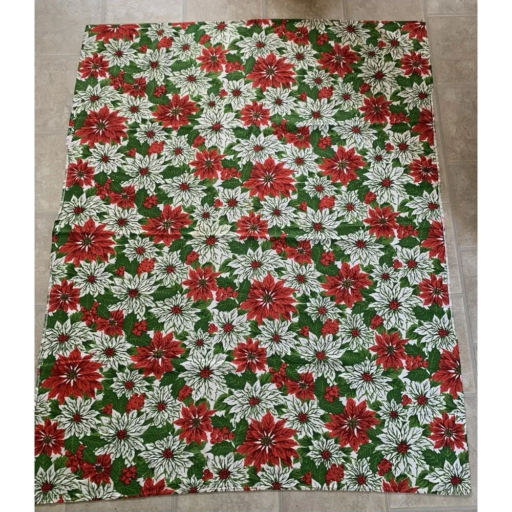 Vintage Cotton Christmas Pointsetta Holly Berries Tablecloth 4’ By 5’